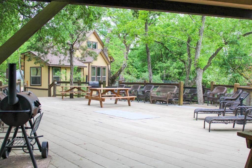 Treehouse 2 - Cardinal Casita Villa นิวบราวน์เฟลส์ ภายนอก รูปภาพ